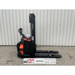 Toyota SWE120 - Selvk&oslash;rende stablere