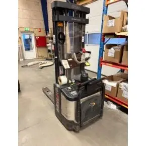 Crown WE2300S-1,4 - Selvk&oslash;rende stablere